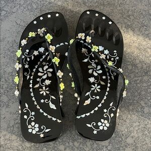 Japanese Black Lacquer Floral Black Sandals